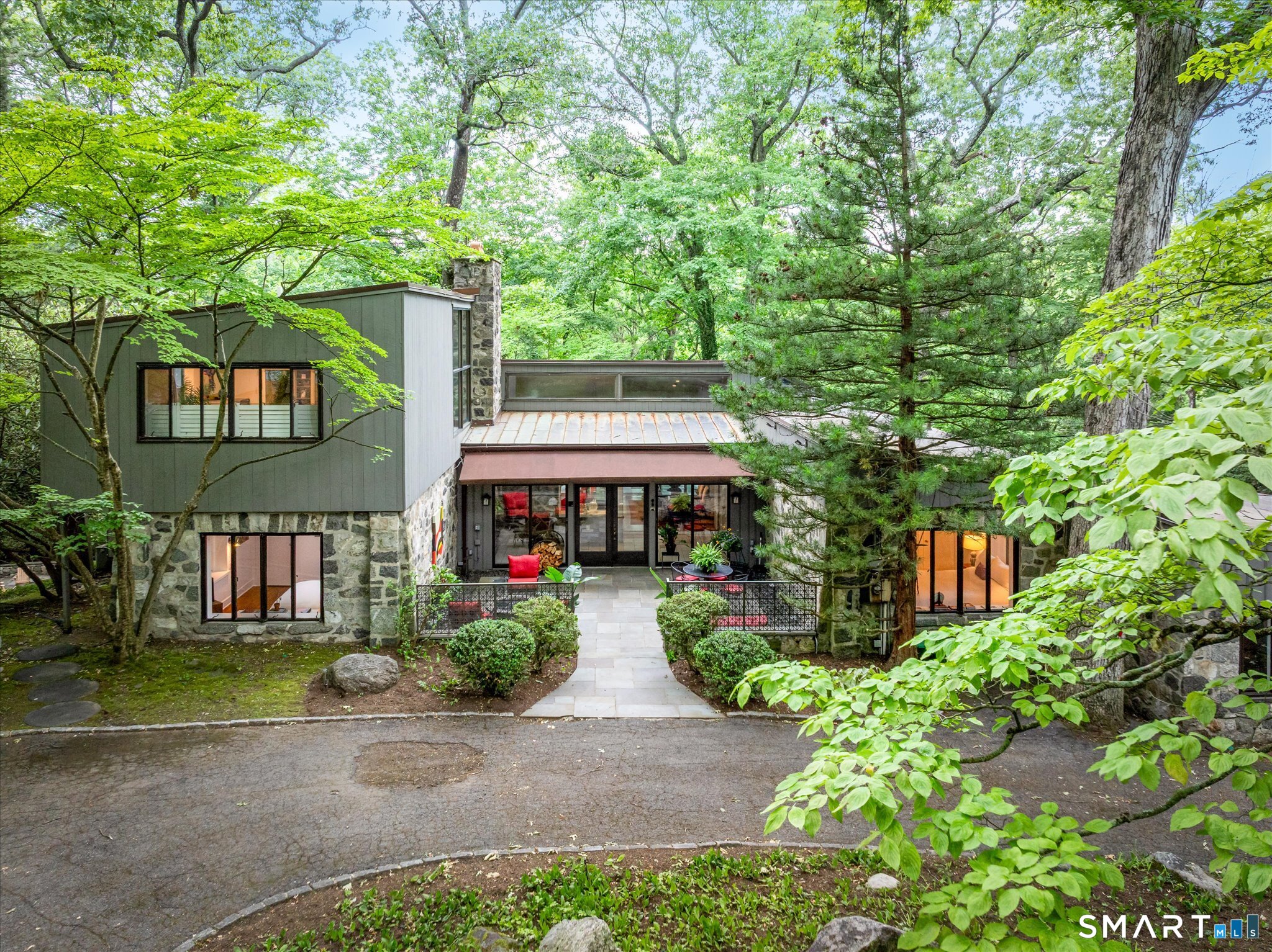 147 Highline Trail, Stamford, CT 06902 | For Sale at $1,595,000