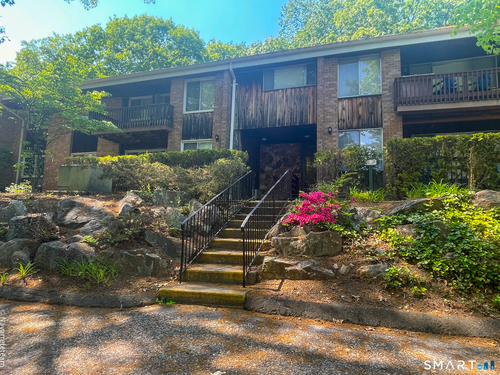  condo home for sale located at 200 Woodmont Avenue, 127, Bridgeport, CT 06606
