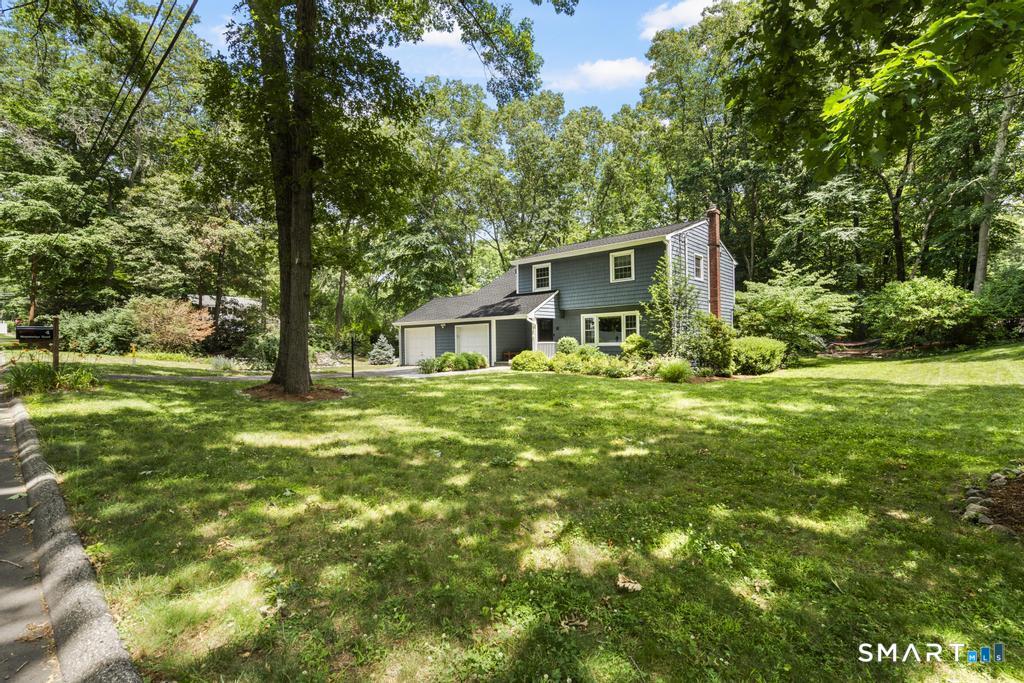 4 Stonehedge Road, Norwalk, CT 06851 | For Sale at $915,000
