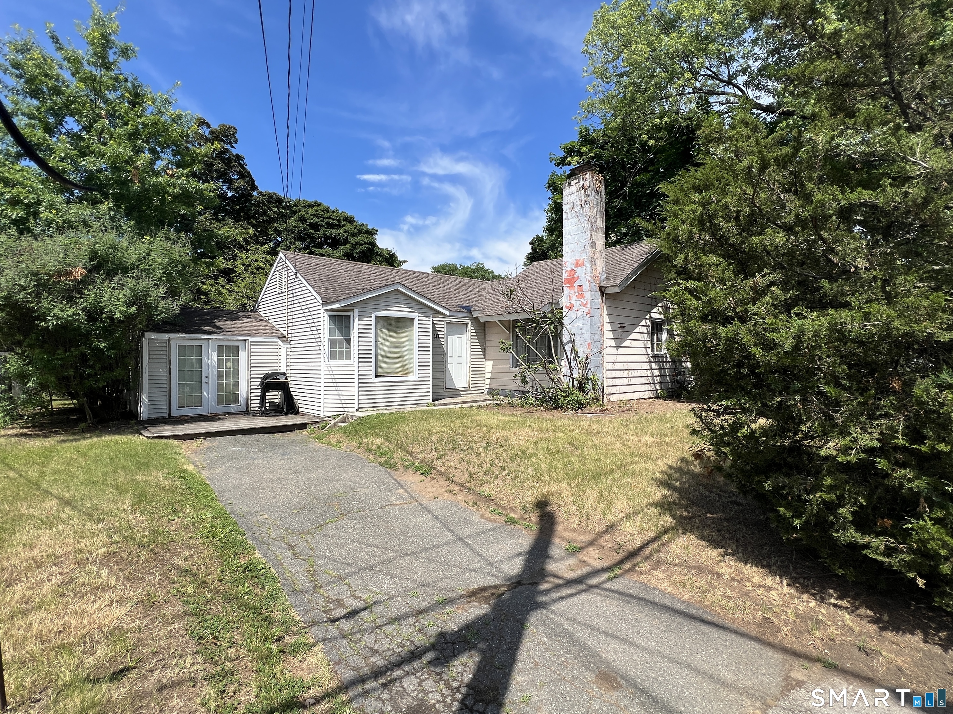 117 Waterbury Avenue, Stamford, CT 06902 | For Sale at $529,000