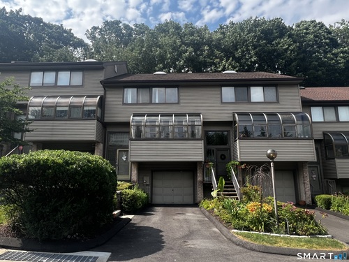  townhouse condo for sale located at 2539 Bedford Street, 38c, Stamford, CT 06905