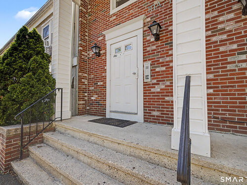  condo home for sale located at 10 Scuppo Road, a10, Danbury, CT 06811