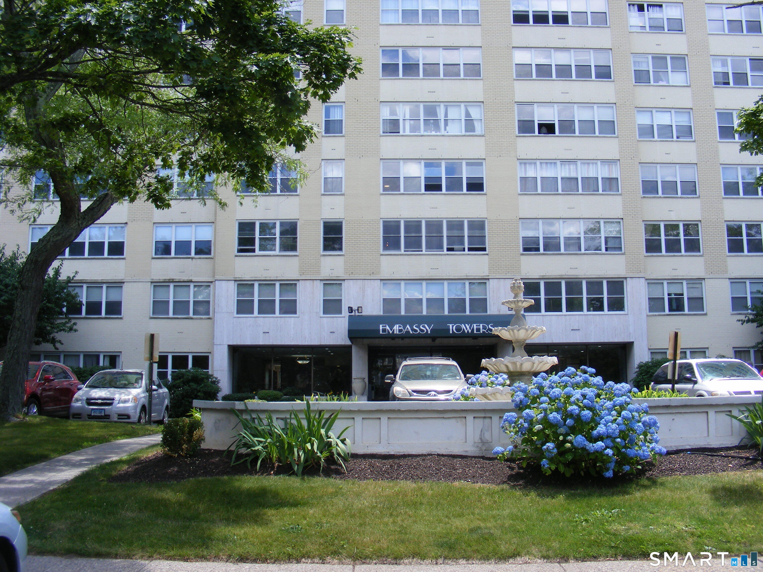 2625 Park Avenue, 10h, Bridgeport, CT 06604 | For Sale at $159,000