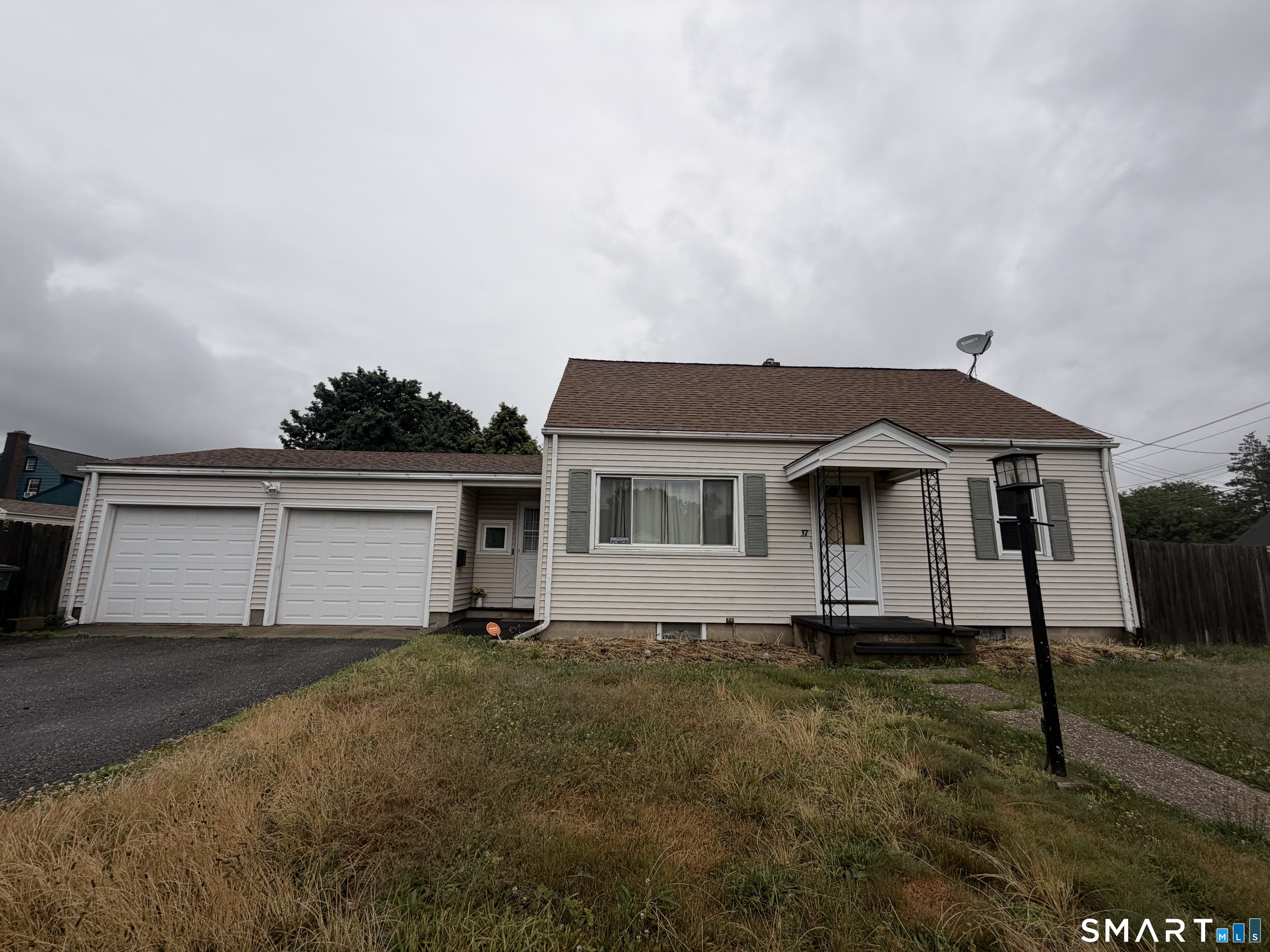 37 East Kensington Place, Bridgeport, CT 06610 | For Sale at $329,999