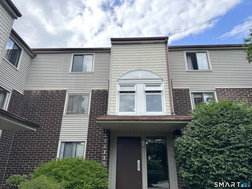  condo home for sale located at 7 Padanaram Road, j221, Danbury, CT 06811