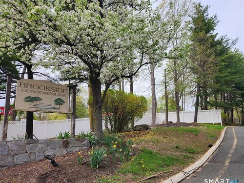  condo home for sale located at 7 Padanaram Road, c62, Danbury, CT 06811