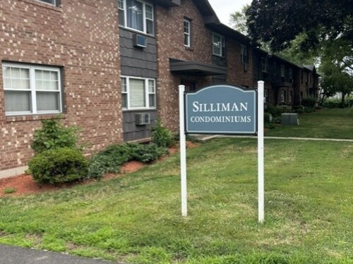  condo home for sale located at 90 Silliman Street, 3b, Fairfield, CT 06824