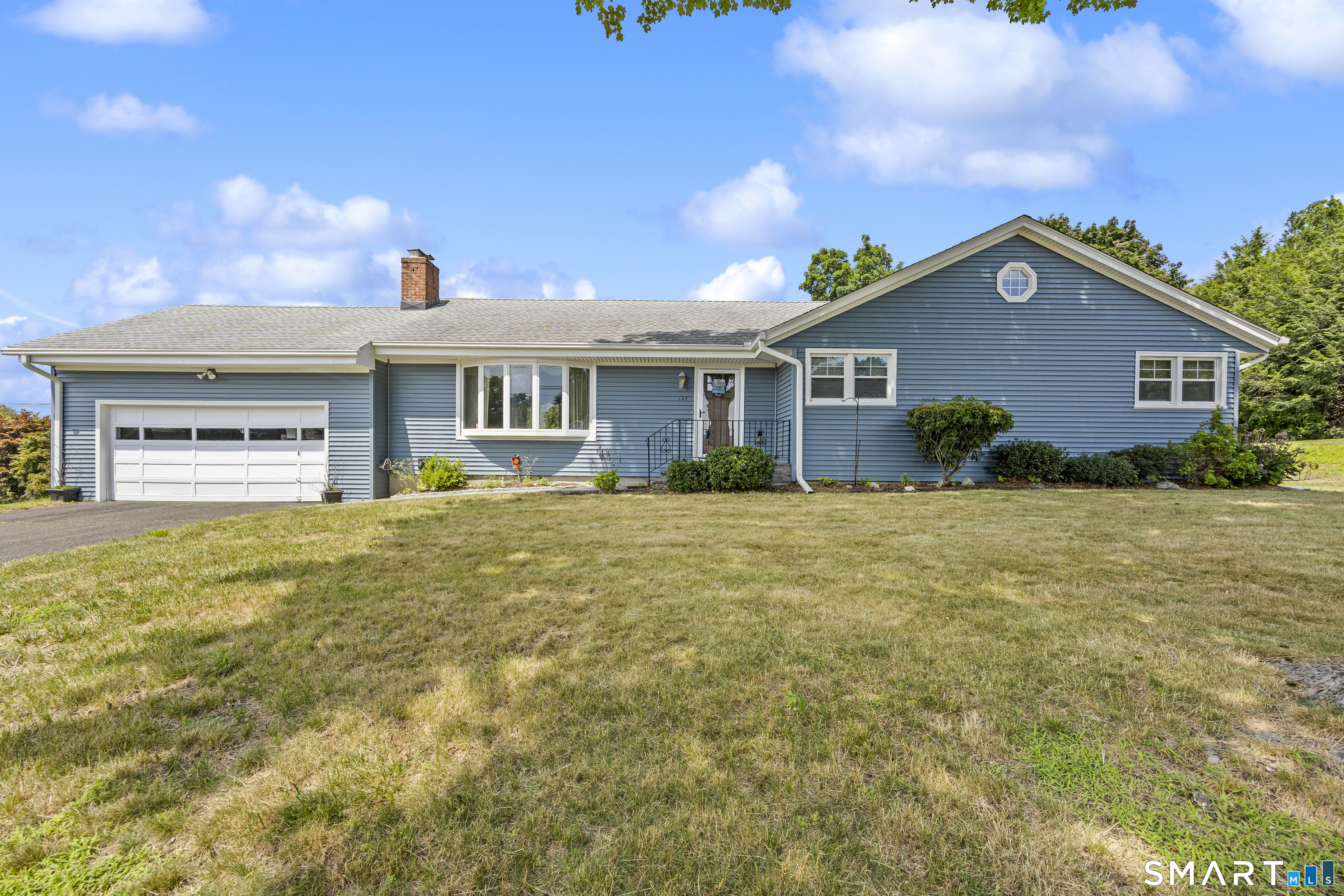 124 Elliott Road, Trumbull, CT 06611 | For Sale at $550,000
