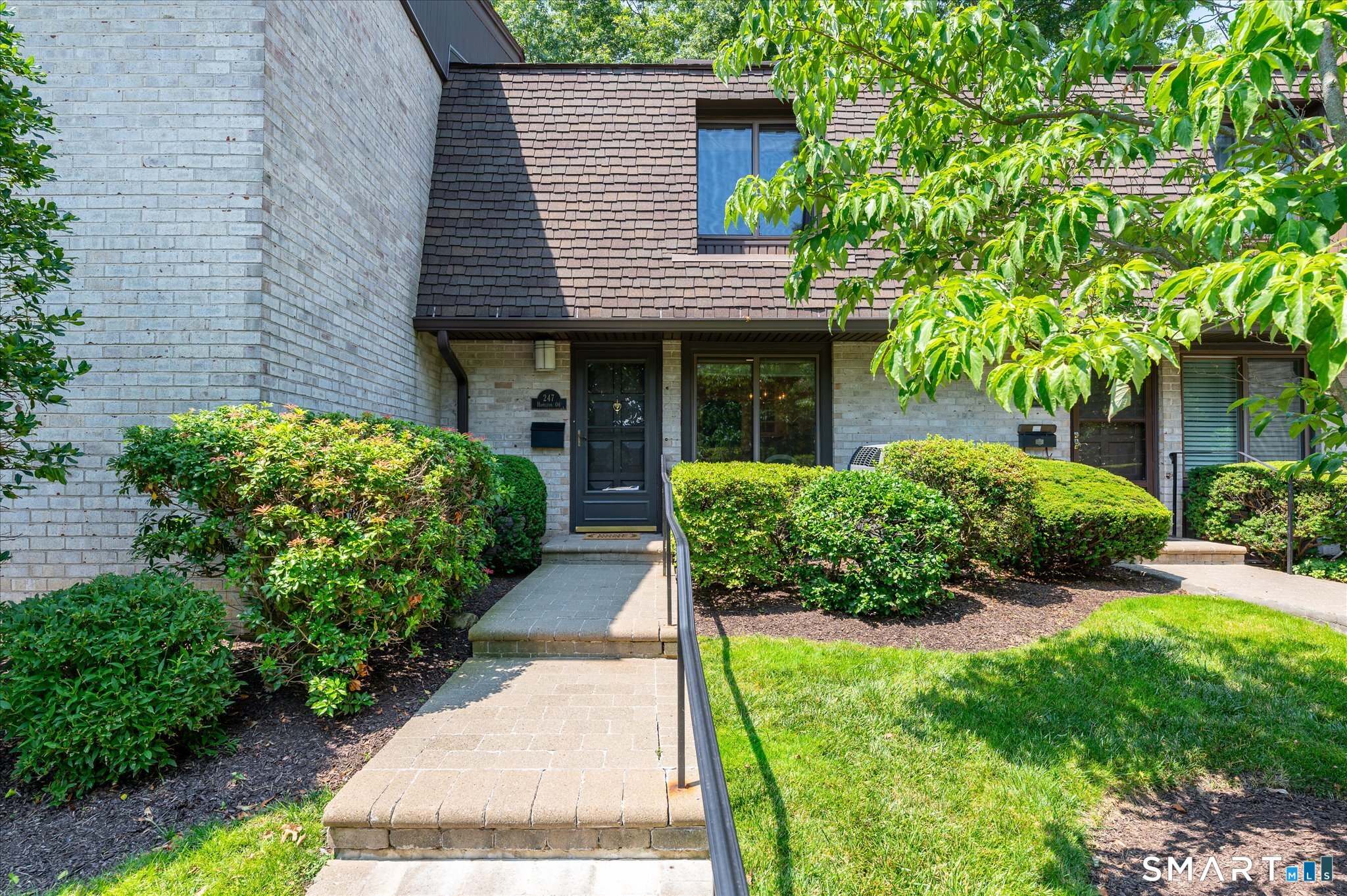 247 Hamilton Avenue, 6, Stamford, CT 06902 | For Sale at $575,000
