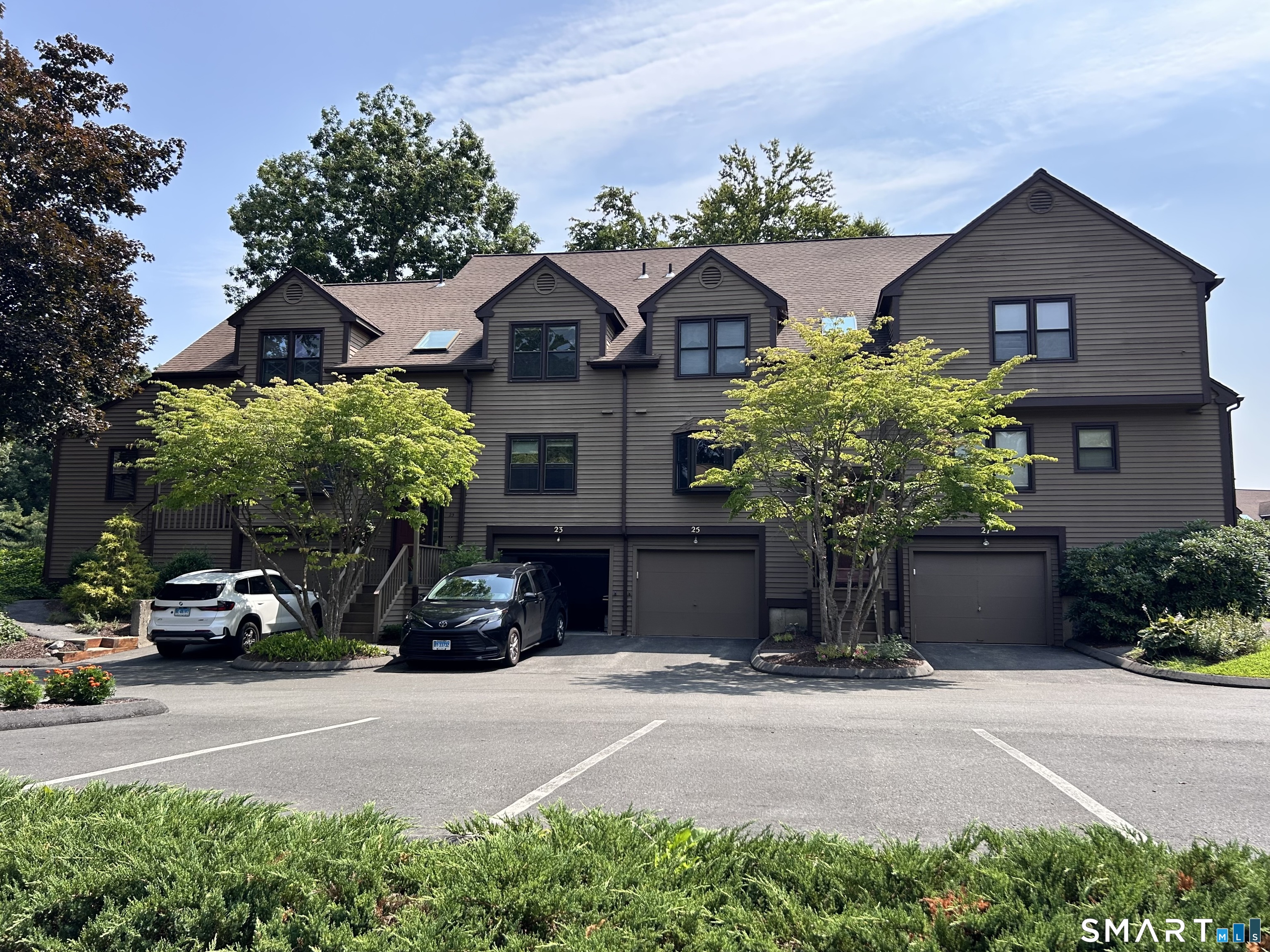 23 Eagle Rock Circle, 23, Monroe, CT 06468 | For Sale at $419,000
