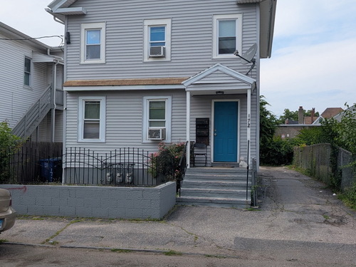  multi family home for sale located at 172 Hanover Street, Bridgeport, CT 06604