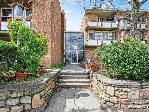  condo home for sale located at 25 Ellsworth Street, 5, Bridgeport, CT 06605