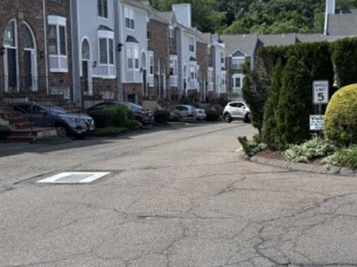  condo home for sale located at 2612 North Avenue, e9, Bridgeport, CT 06604