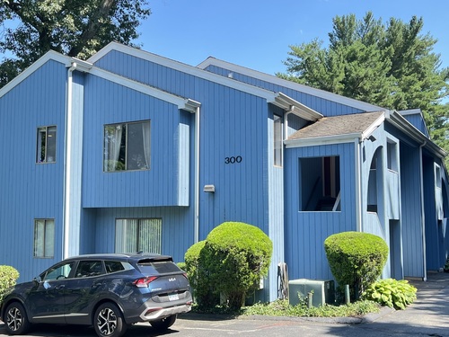  condo home for sale located at 300 Flax Hill Road, 4, Norwalk, CT 06854