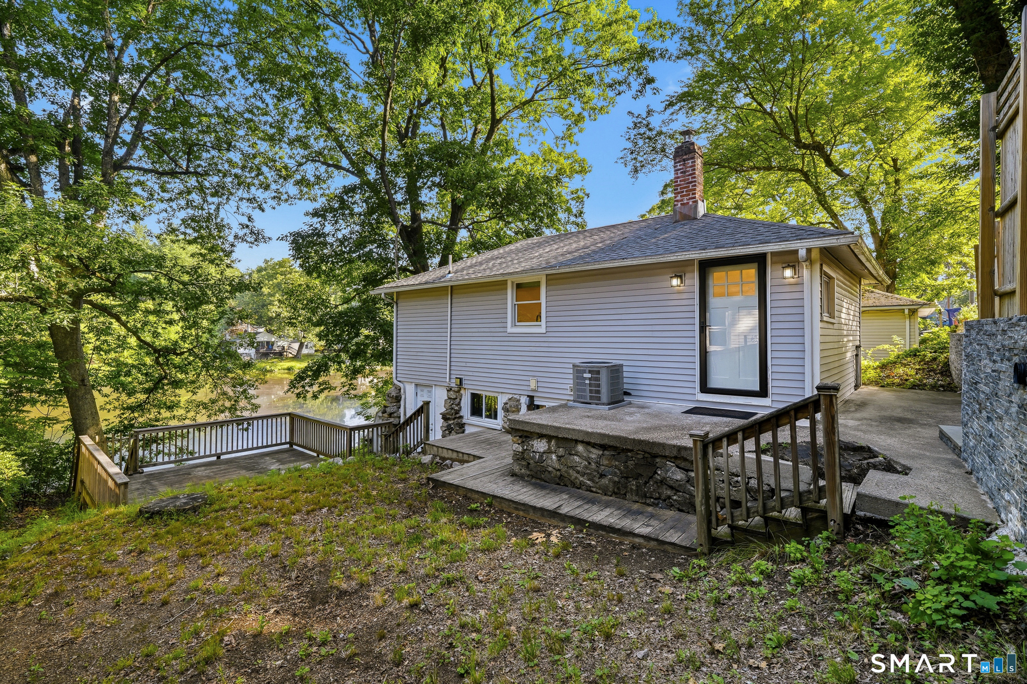 33 Circle Drive, Stratford, CT 06614 | For Sale at $349,900