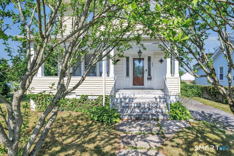 295 Washington Parkway, Stratford, CT 06615 | For Sale at $649,500