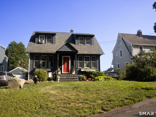  single family home for sale located at 71 School Street, Fairfield, CT 06824