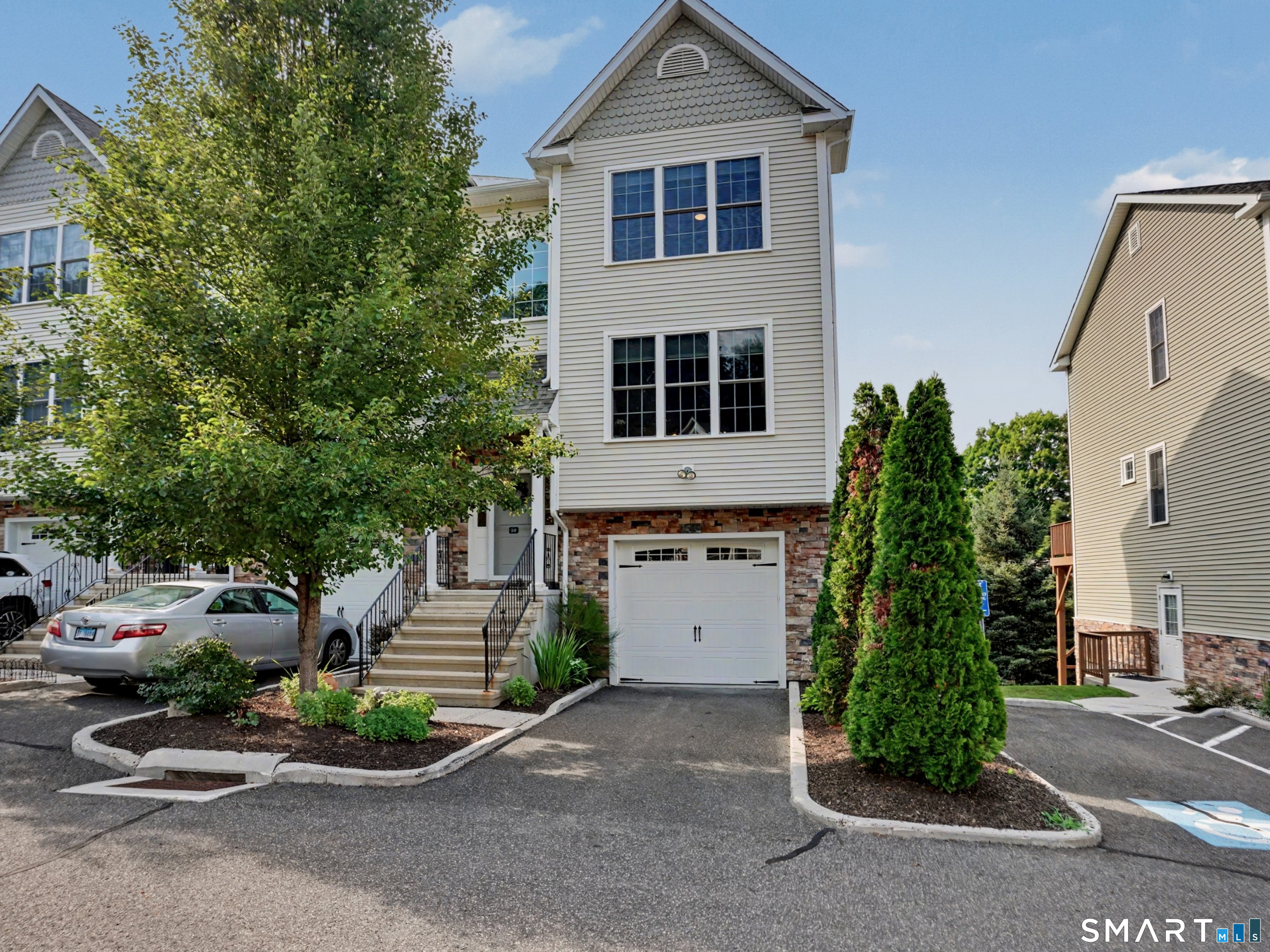 30 Short Oak Drive, 30, Brookfield, CT 06804 | For Sale at $535,000