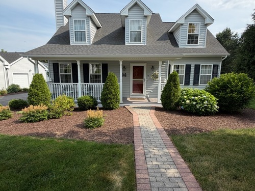  condo home for sale located at 4 Bridle Trail, 4, Trumbull, CT 06611