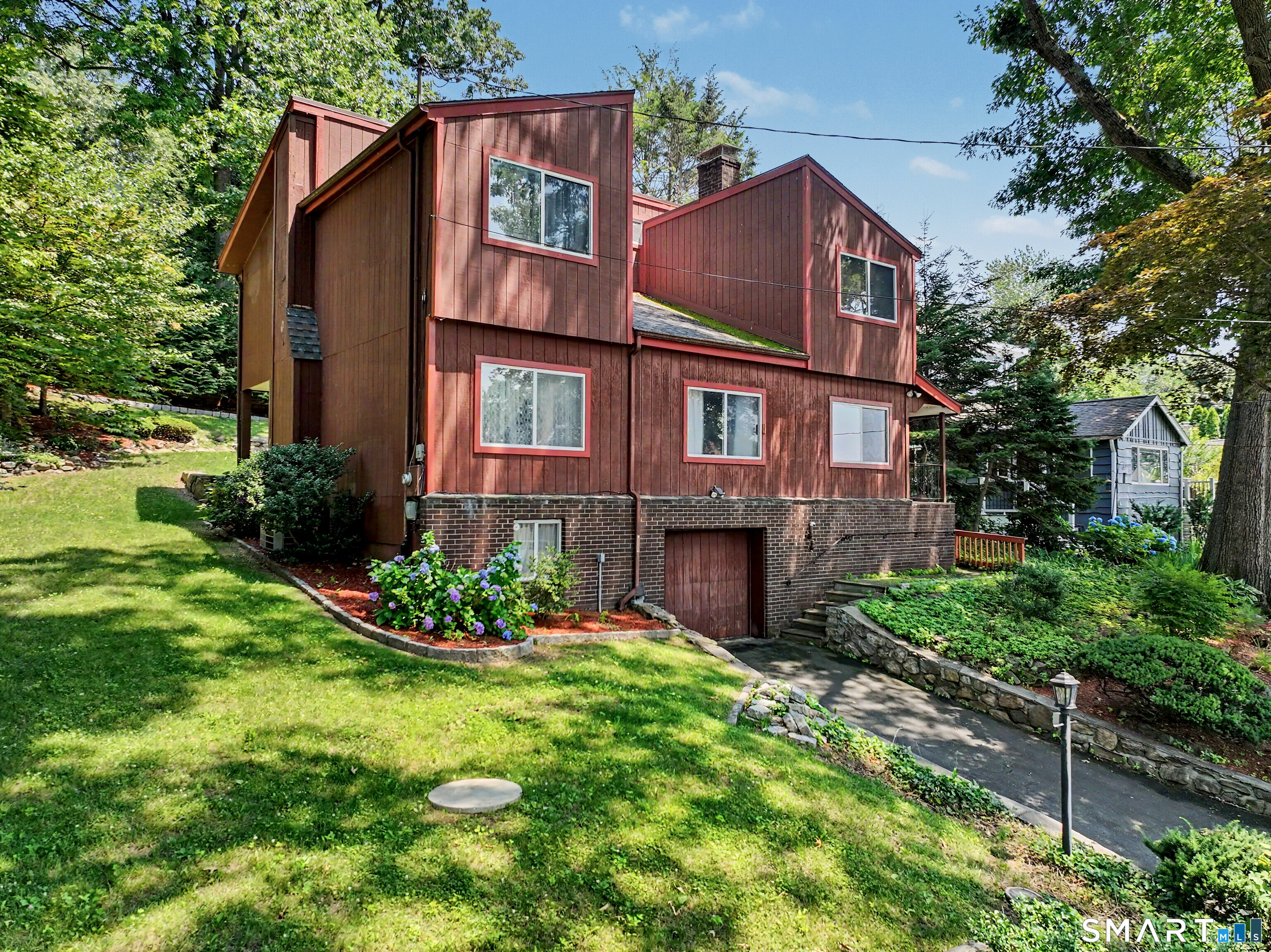 59 South Lake Shore Drive, Brookfield, CT 06804 | For Sale at $485,000