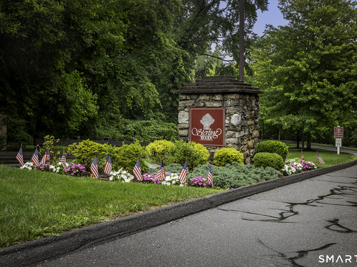  condo home for sale located at 2 Brittania Drive, 2, Danbury, CT 06811