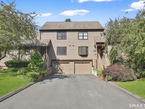  townhouse condo for sale located at 40 Overlook Drive, 40, Monroe, CT 06468