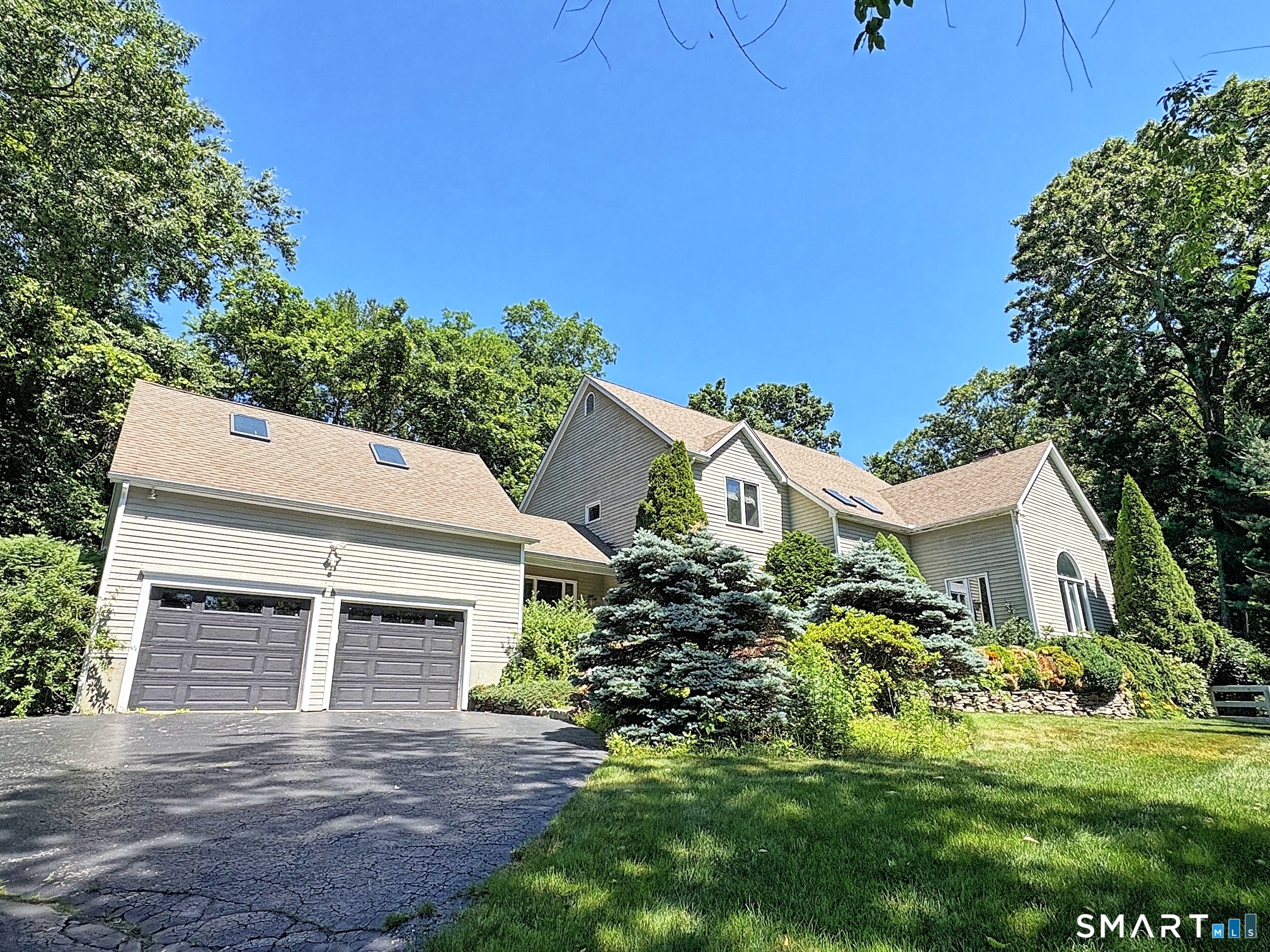 14 Brae Loch Way, Shelton, CT 06484 | For Sale at $999,000