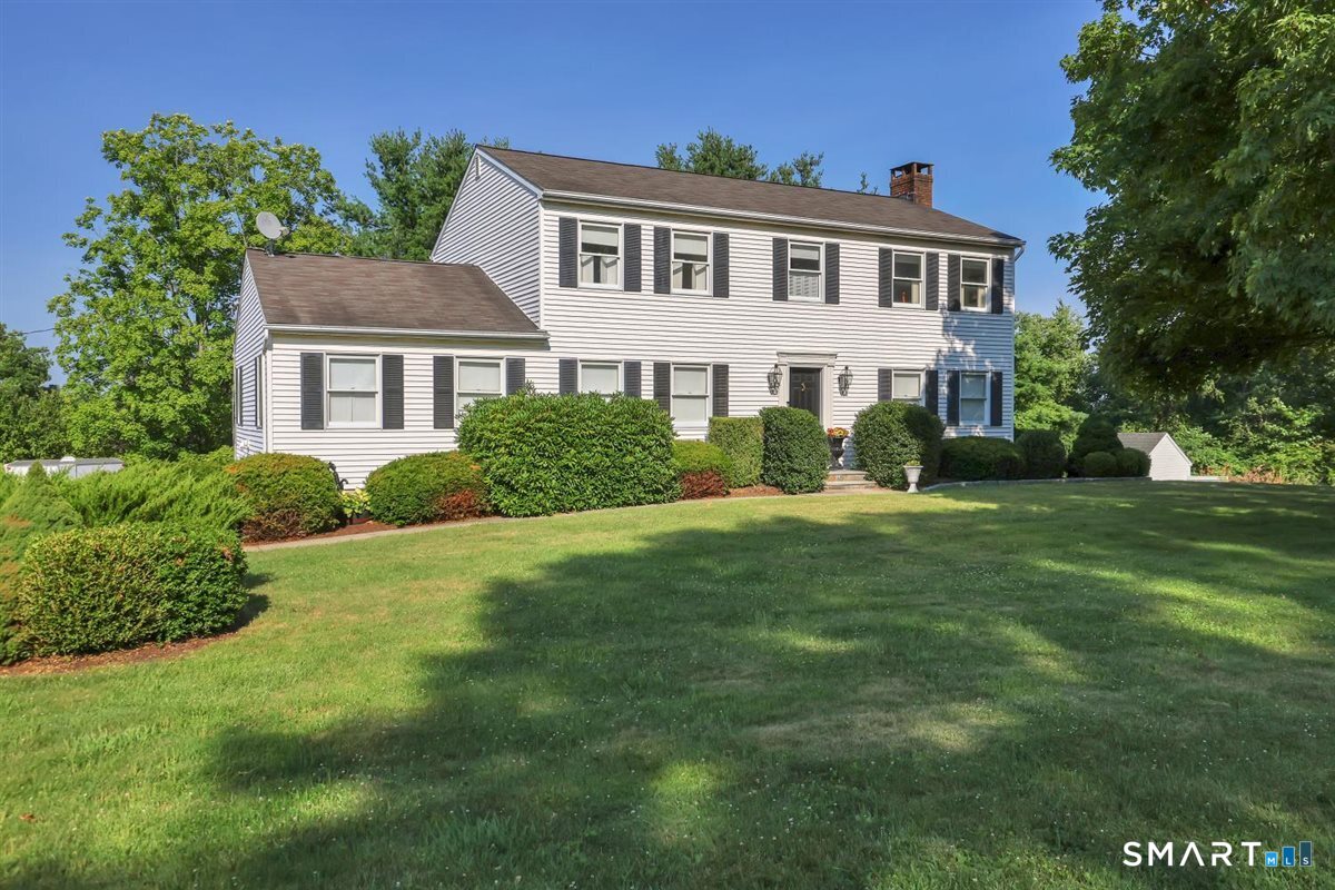 1 East Gate Road, Danbury, CT 06811 | For Sale at $899,000