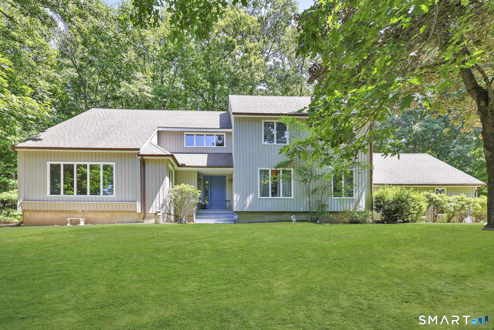 29 Foxwood Road, Trumbull, CT 06611 | For Sale at $889,900