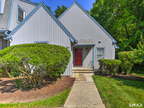  condo home for sale located at 26 Paisley Lane, 26, Fairfield, CT 06825
