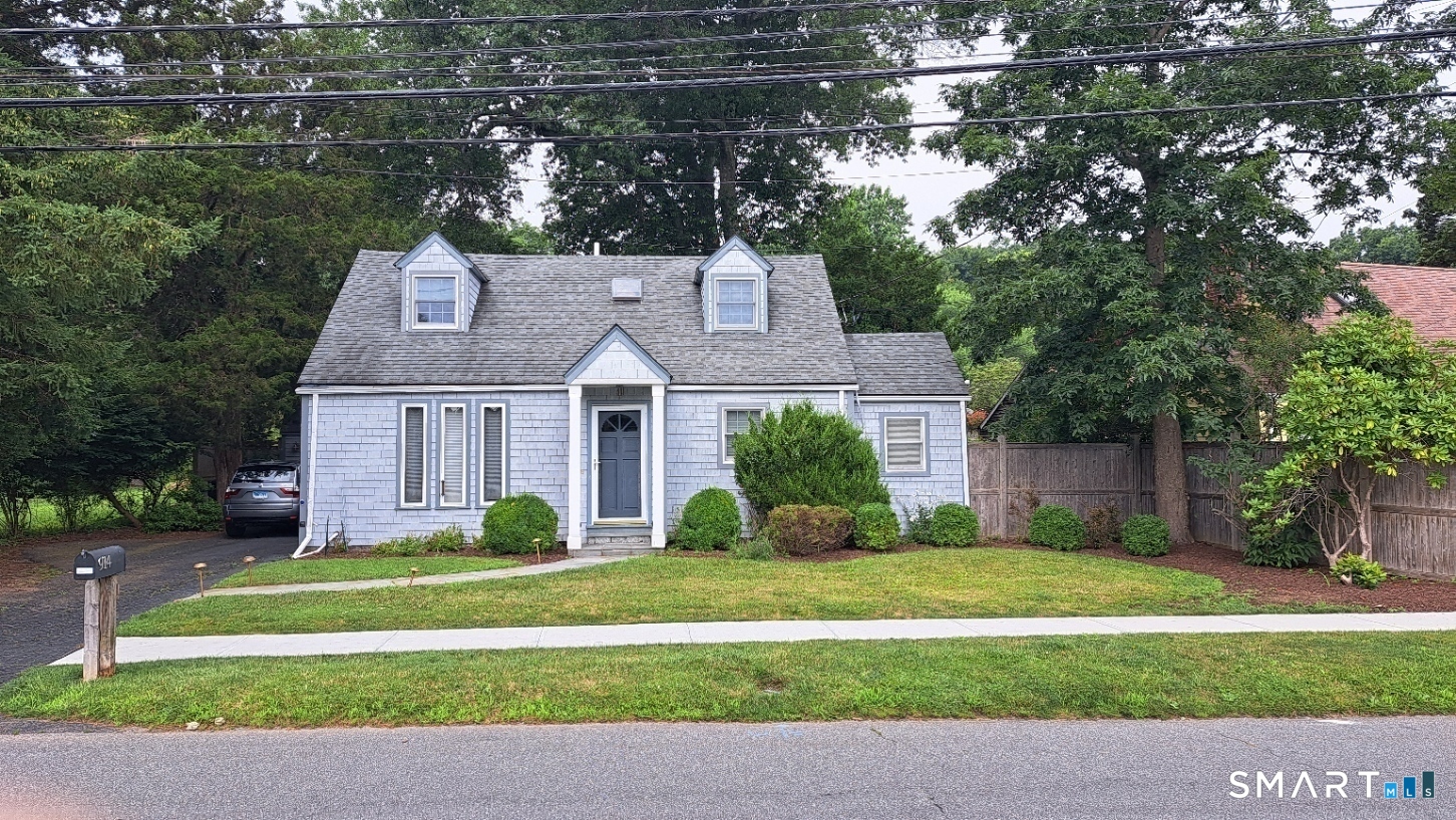 914 South Pine Creek Road, Fairfield, CT 06824 | For Sale at $985,000