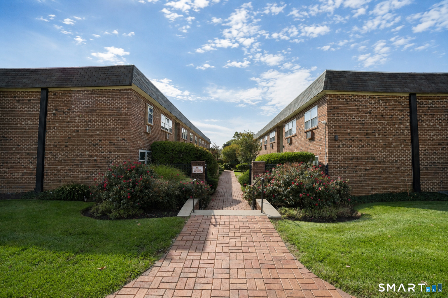 637 Cove Road, d5, Stamford, CT 06902 | For Sale at $275,000