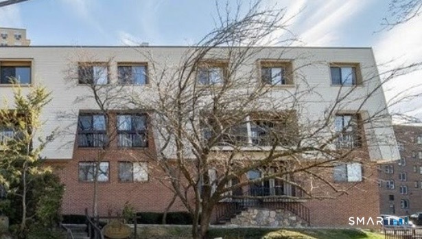 1 Valley Road, 101, Stamford, CT 06902 | For Sale at $310,000