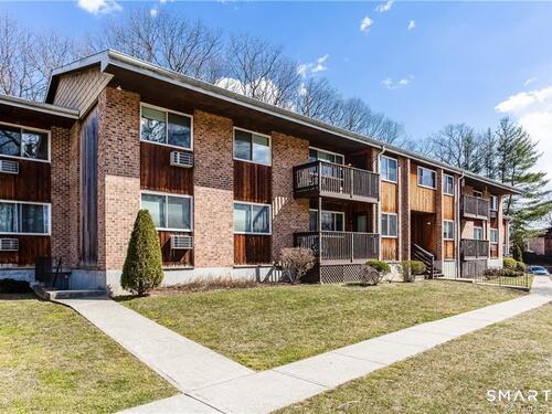  condo home for sale located at 333 Vincellette Street, 149, Bridgeport, CT 06606