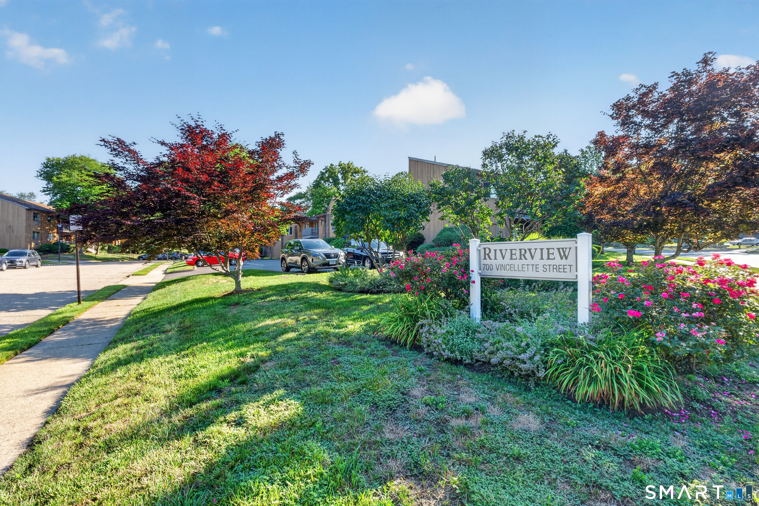 14 Riverview Drive, 14, Bridgeport, CT 06604 | For Sale at $199,000