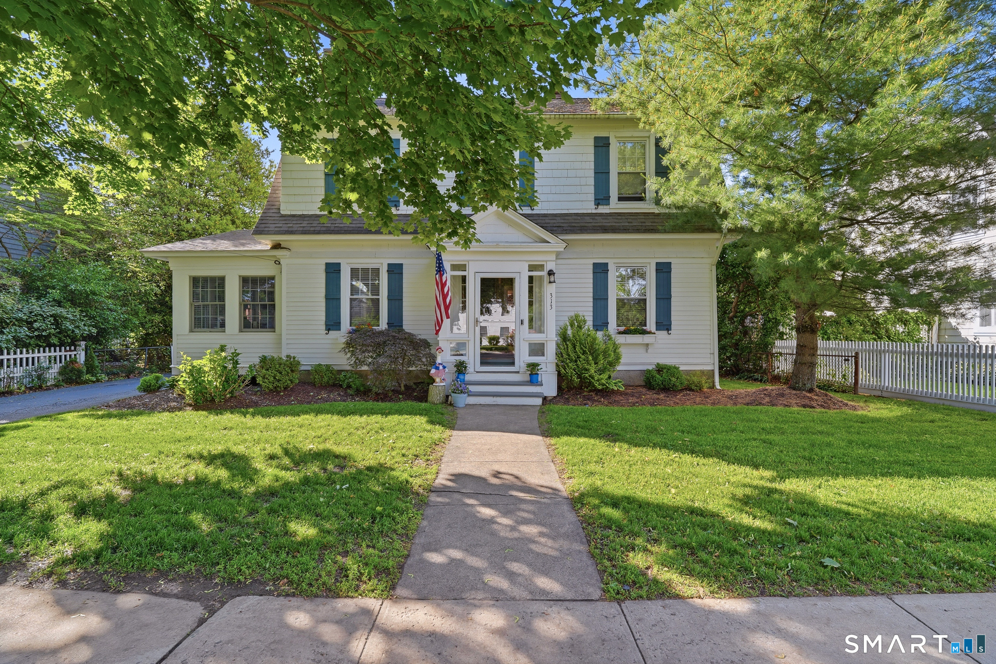 313 Old Post Road, Fairfield, CT 06824 | For Sale at $1,499,999