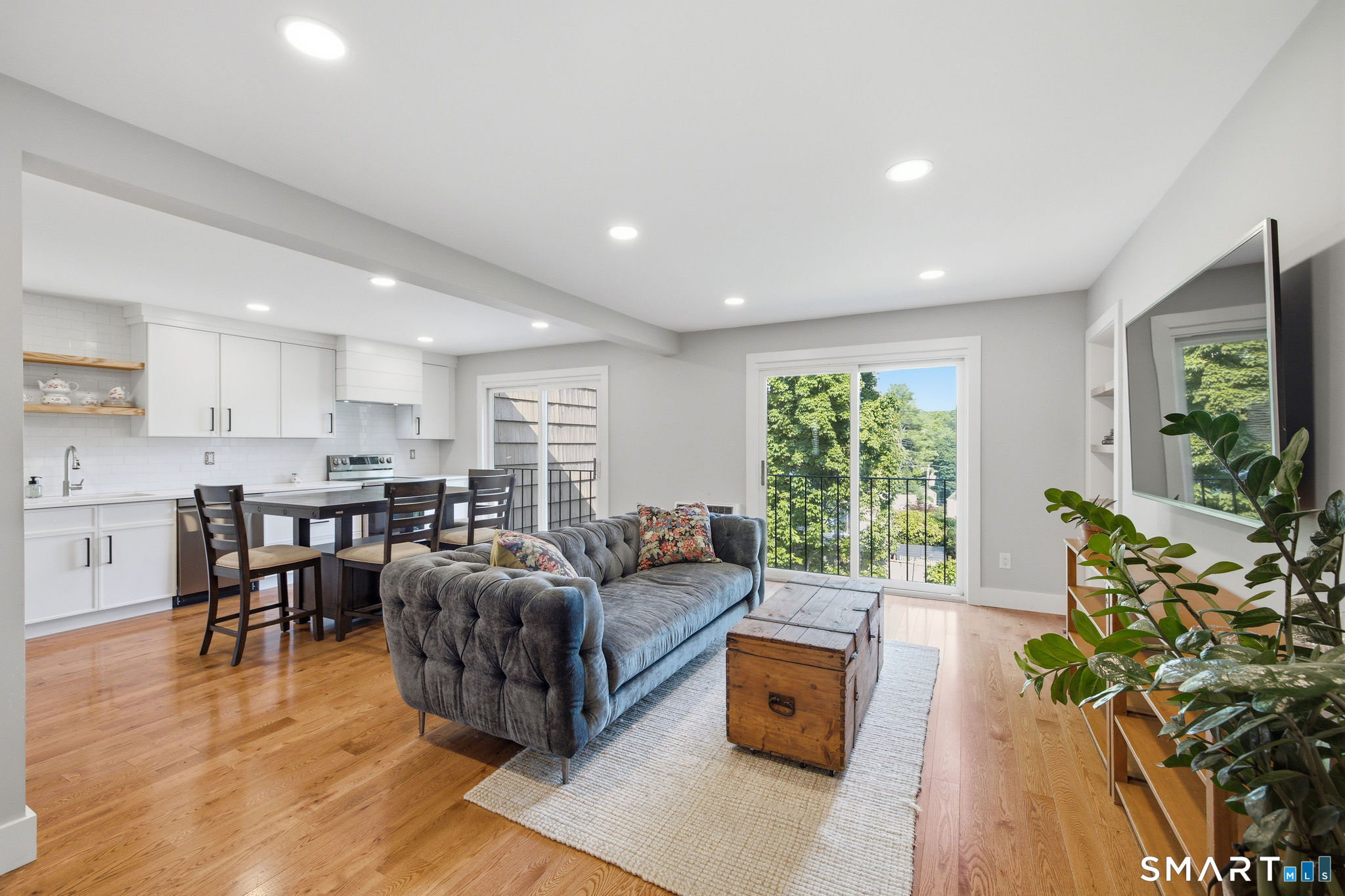 201 Highview Avenue, d2, Stamford, CT 06907 | For Sale at $469,000