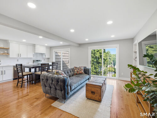  condo home for sale located at 201 Highview Avenue, d2, Stamford, CT 06907