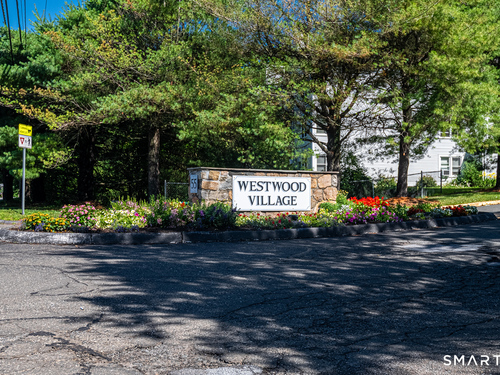  townhouse condo for sale located at 55 Mill Plain Road, 25-3, Danbury, CT 06811