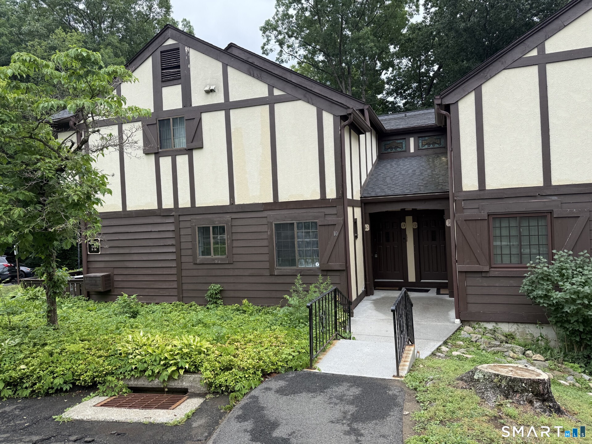10 Tara Drive, 10, Brookfield, CT 06804 | For Sale at $279,000