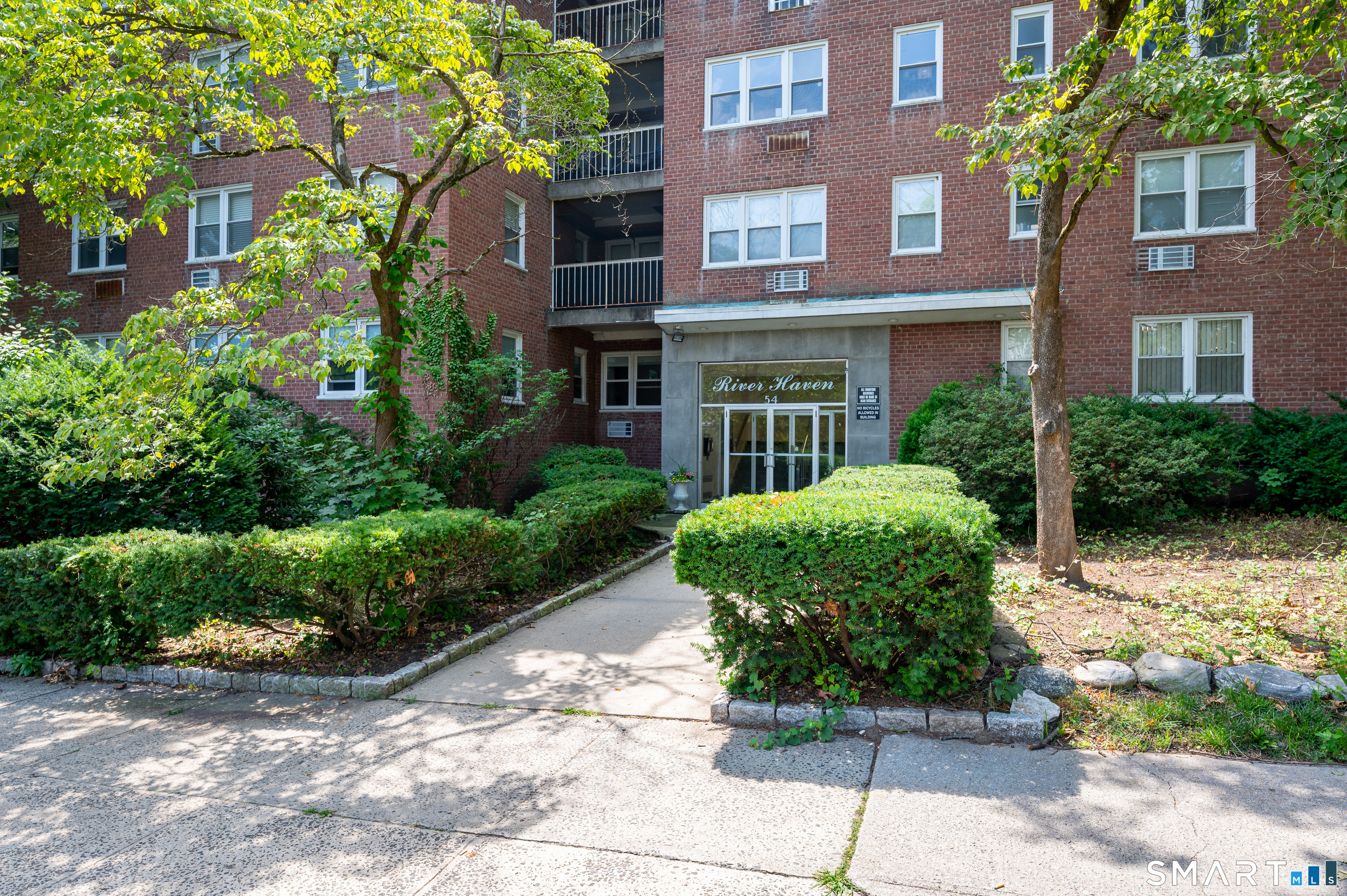 54 West North Street, 422, Stamford, CT 06905 | For Sale at $225,000