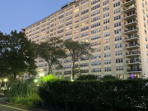  condo home for sale located at 2625 Park Avenue, 11p, Bridgeport, CT 06604