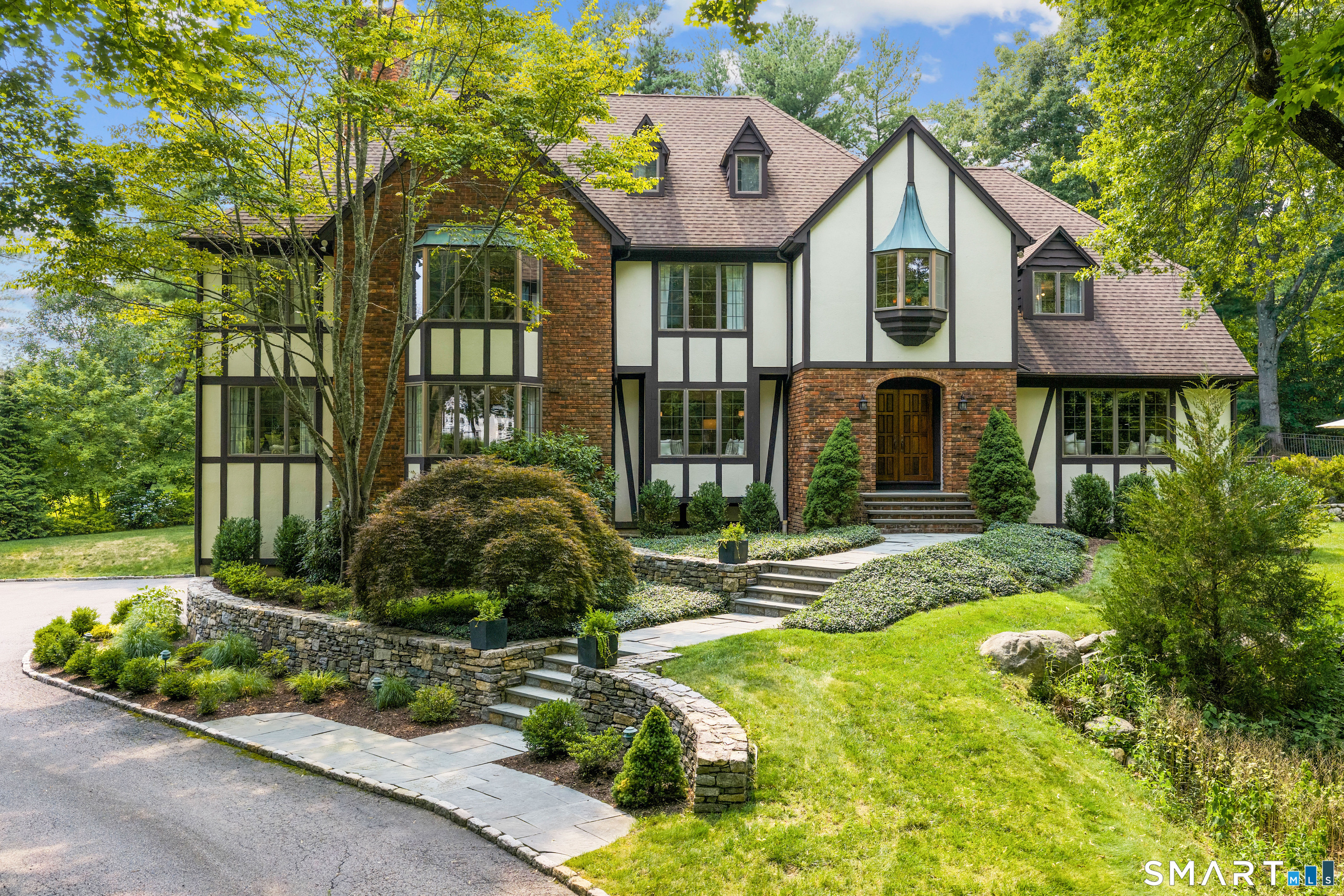 56 Long Lots Road, New Canaan, CT 06840 | For Sale at $3,195,000