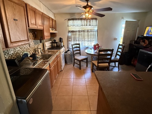  co-op home for sale located at 197 Court D, building 39, Bridgeport, CT 06610