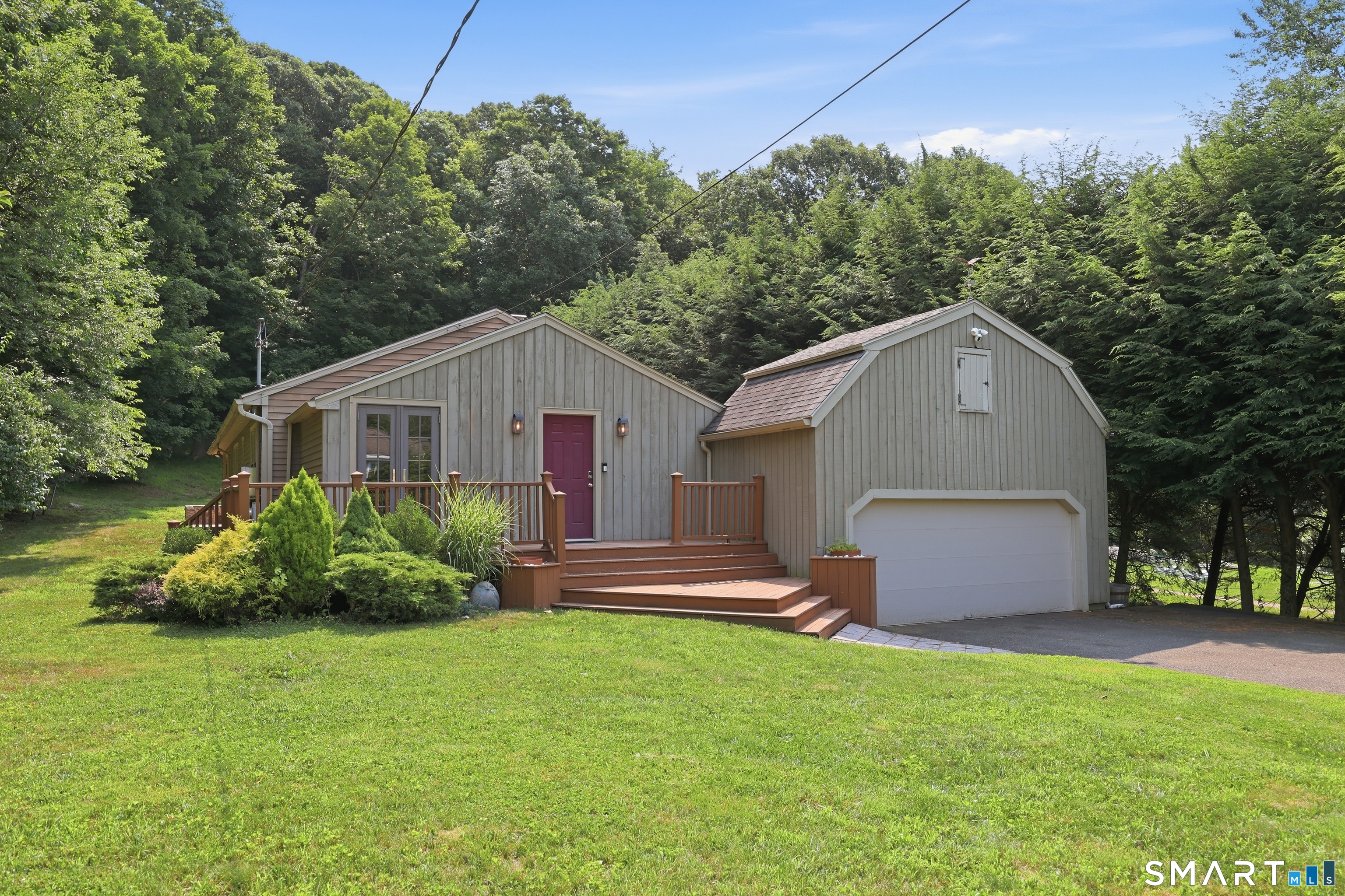 10 Satterlee Road, New Fairfield, CT 06812 | For Sale at $565,000