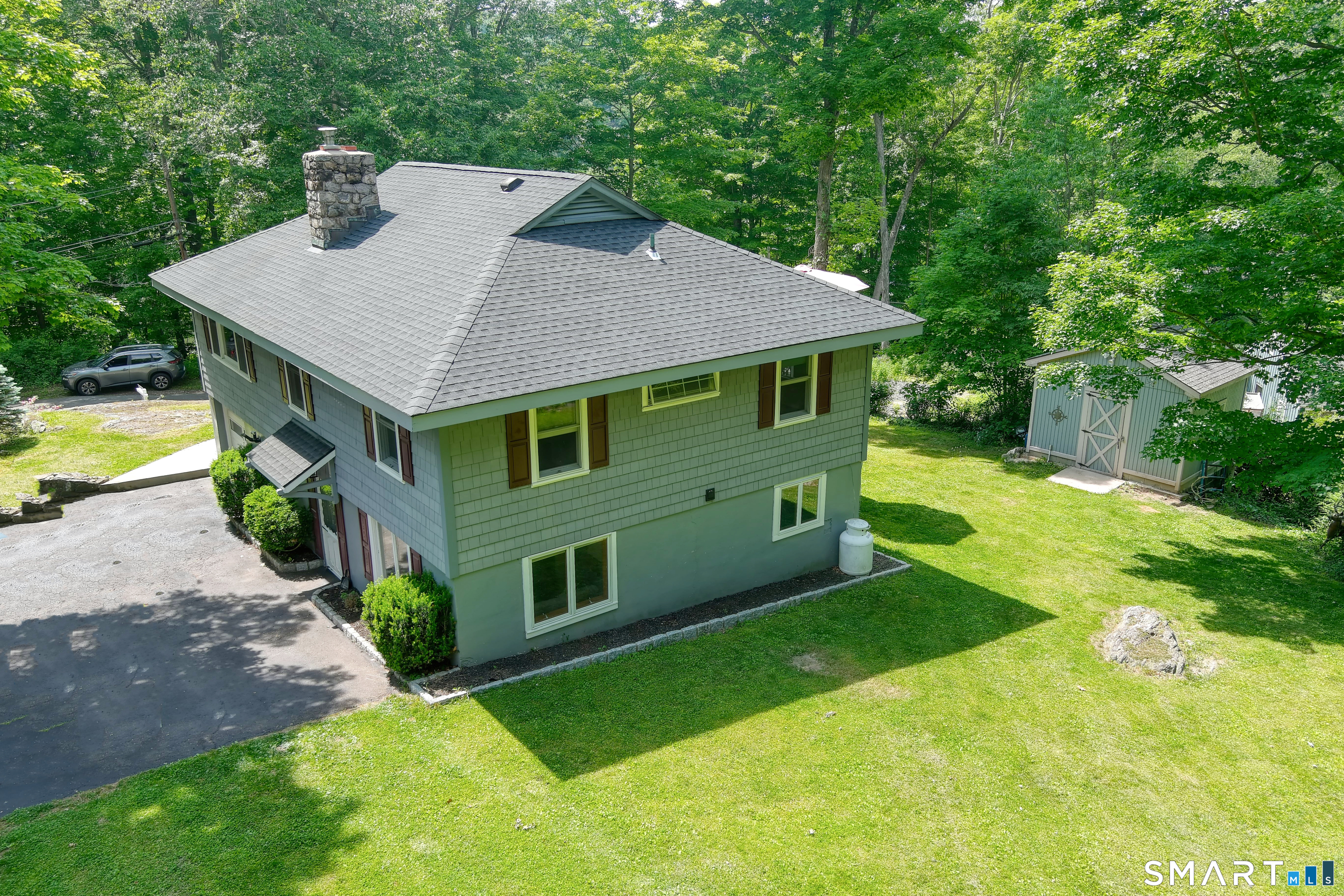 1 Lookout Drive, Ridgefield, CT 06877 | For Sale at $695,000