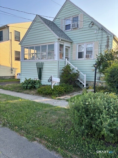 91 College Street, Stratford, CT 06614 | For Sale at $389,000
