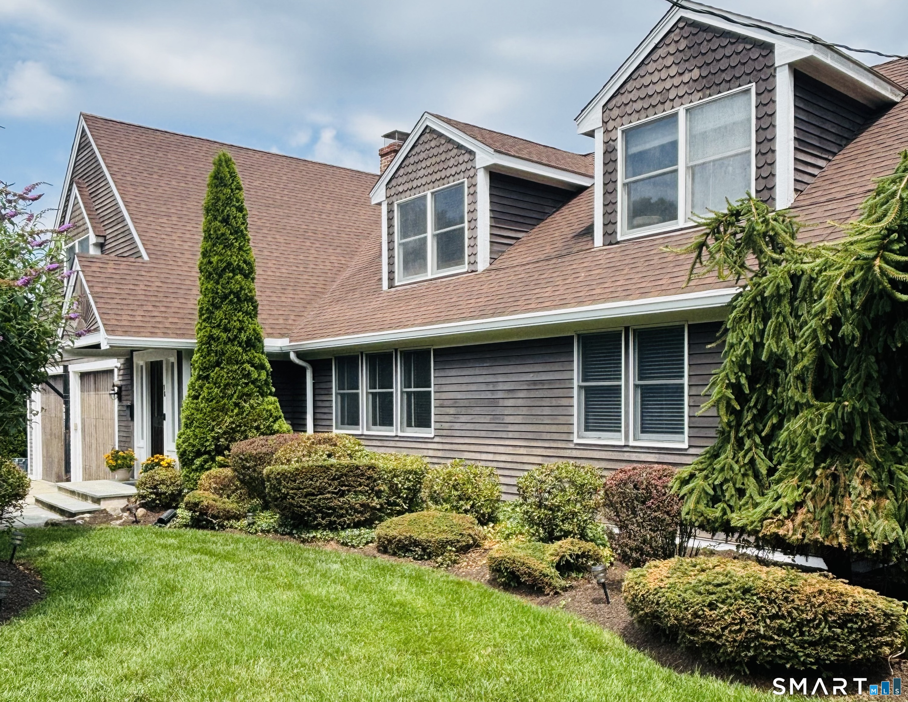 76 Winton Place, Stratford, CT 06614 | For Sale at $875,000