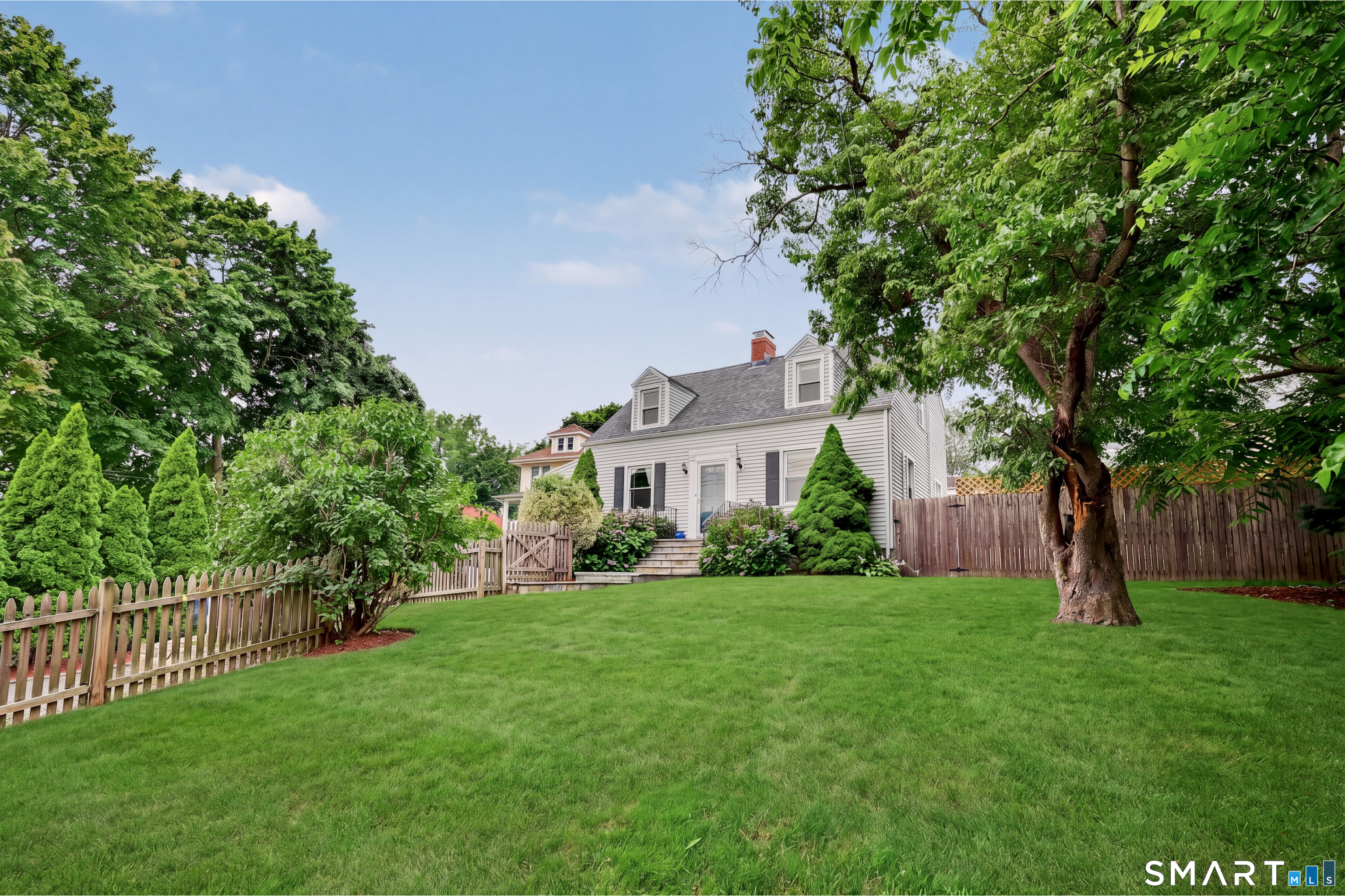 77 Round Hill Road, Fairfield, CT 06824 | For Sale at $749,900