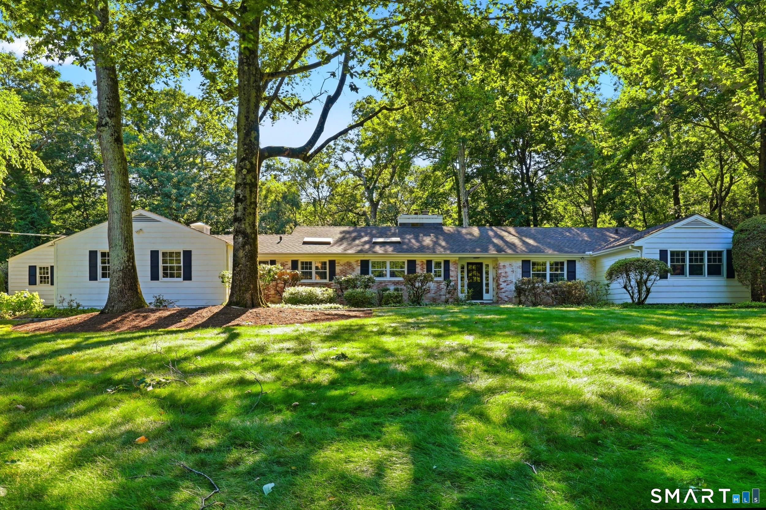 18 Linda Lane, Darien, CT 06820 | For Sale at $2,695,000